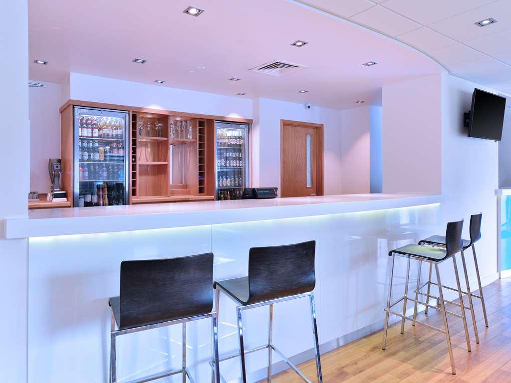 Travelodge Swindon Central Restaurant photo